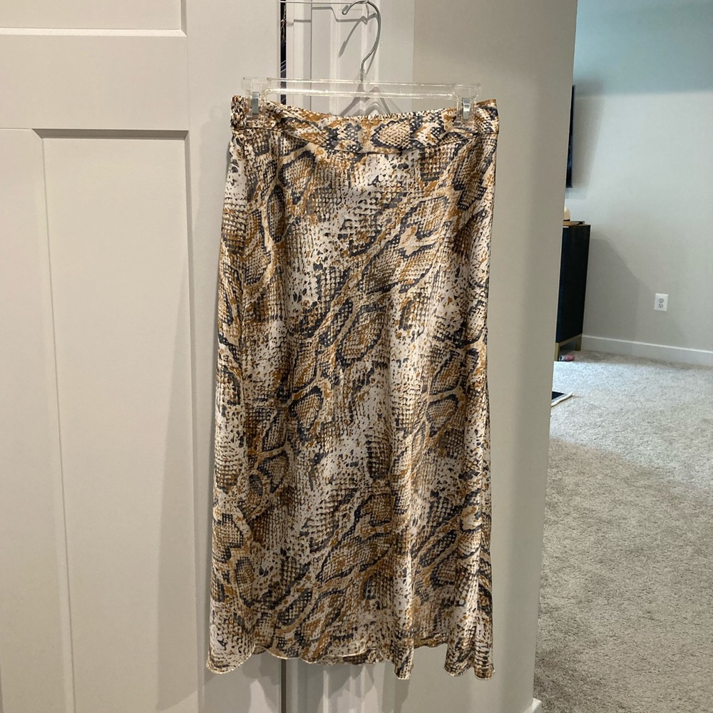 EUC Vero Moda snakeskin print midi skirt